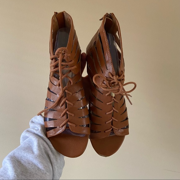 Bamboo Lace-up Wedge - Picture 3 of 6